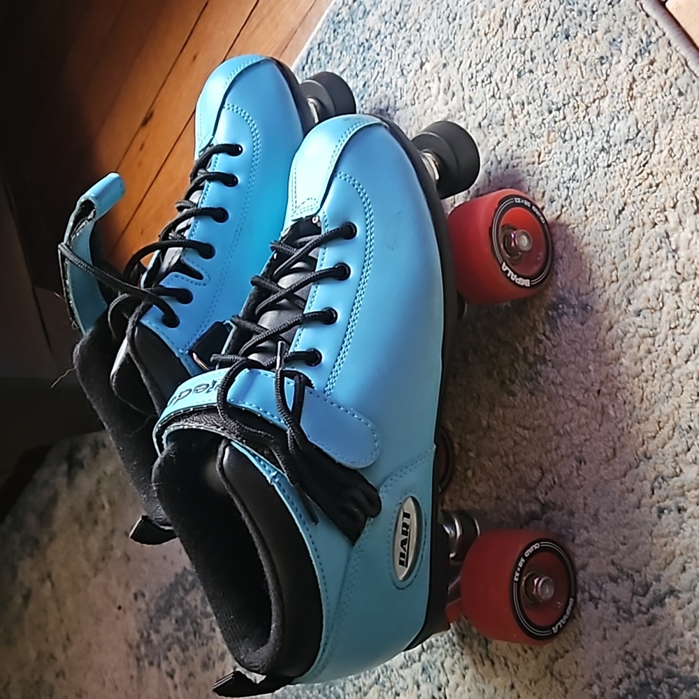 Short roller skates unisex size womans 11 mens 9